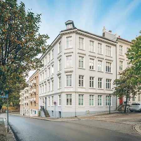 Rom I Loftsleilighet Med Utsikt Séjour chez l'habitant